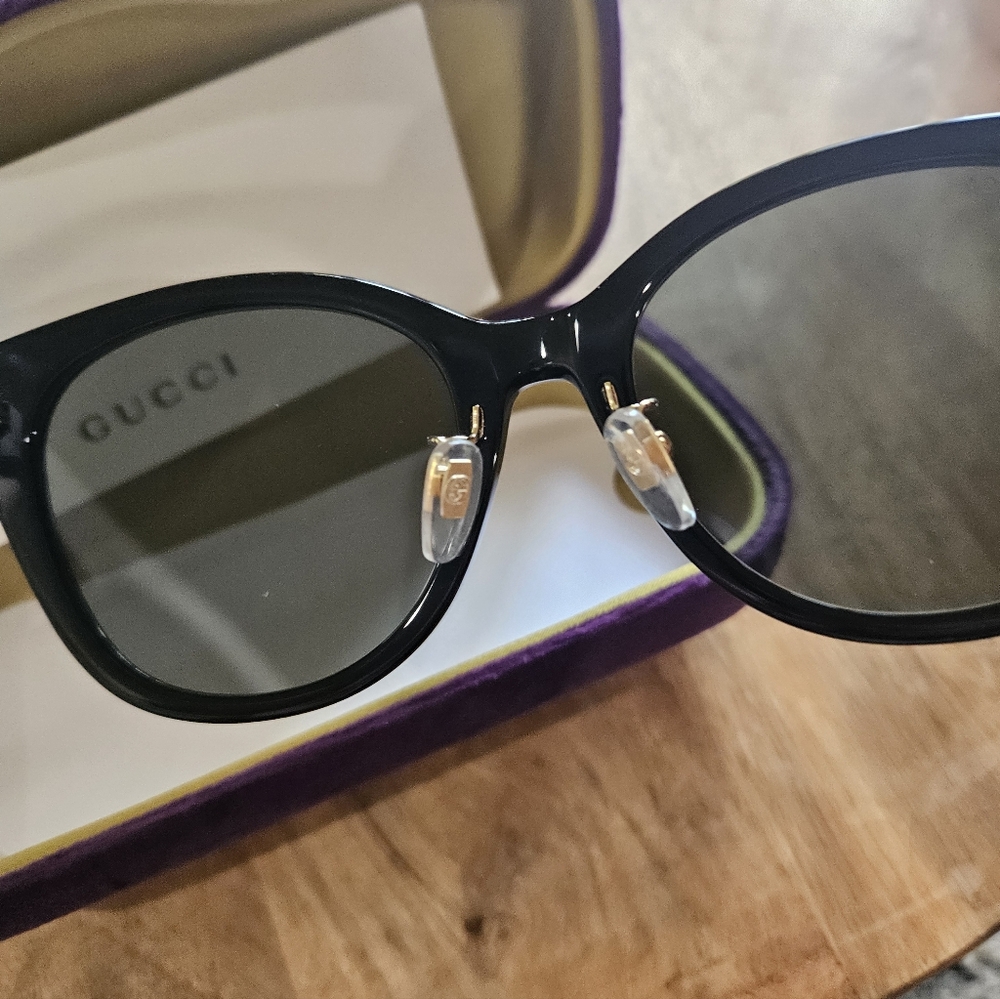 New GUCCI Full Inclusion Sunglasses - Picture 7 of 12